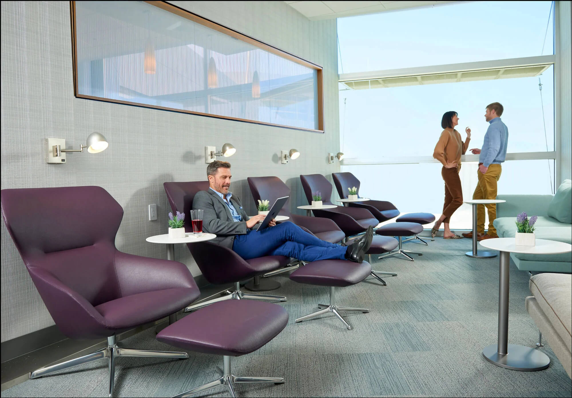NEW: The Club LAS (Terminal 1)