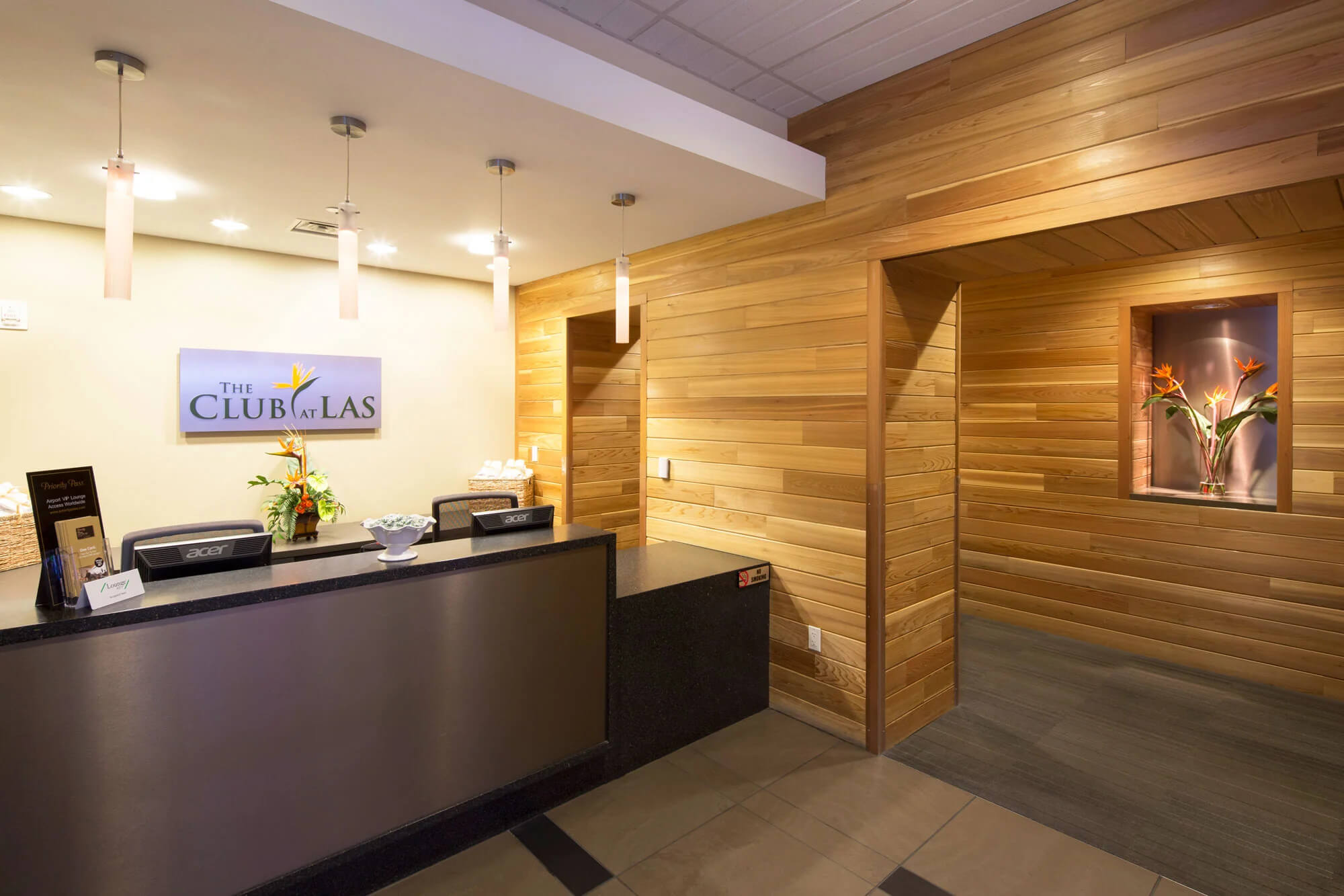 NEW: The Club LAS (Terminal 3)